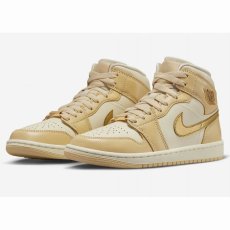 画像1: 予約商品 NIKE WOMAN   Air Jordan 1 Mid SE (1)